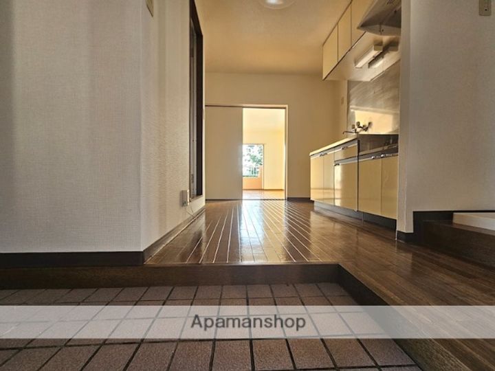 マンションレインボーの玄関