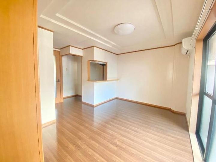 フローリッシュ若宮の居間