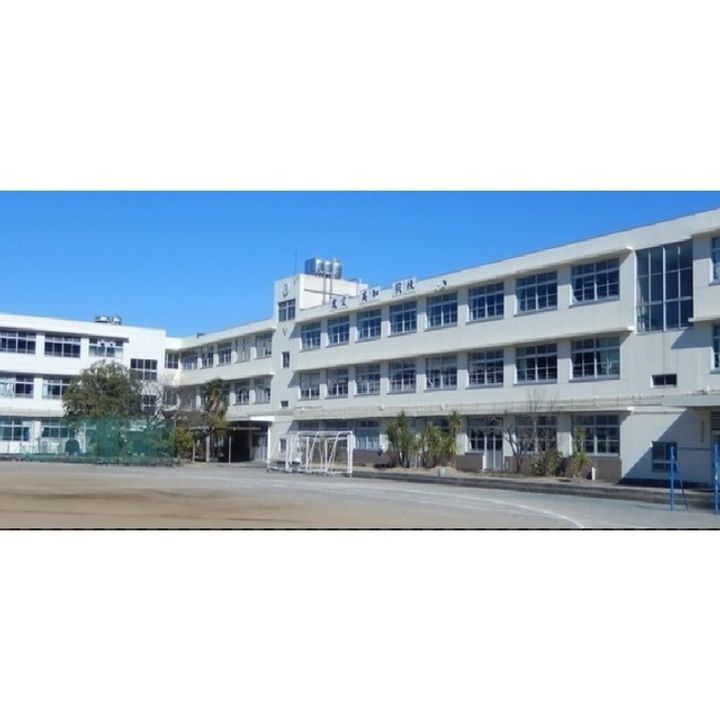 ウイングバードの周辺