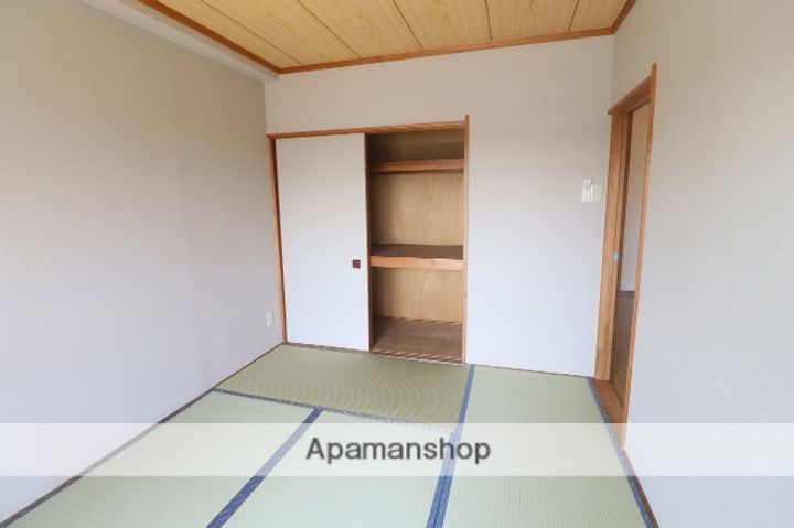 ツインズマンションT-34の内装