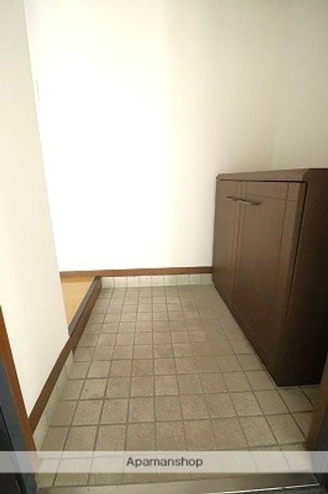 ツインズマンションT-34の玄関