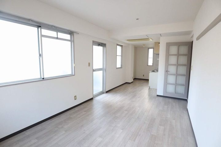 ドミール21WESTの居間