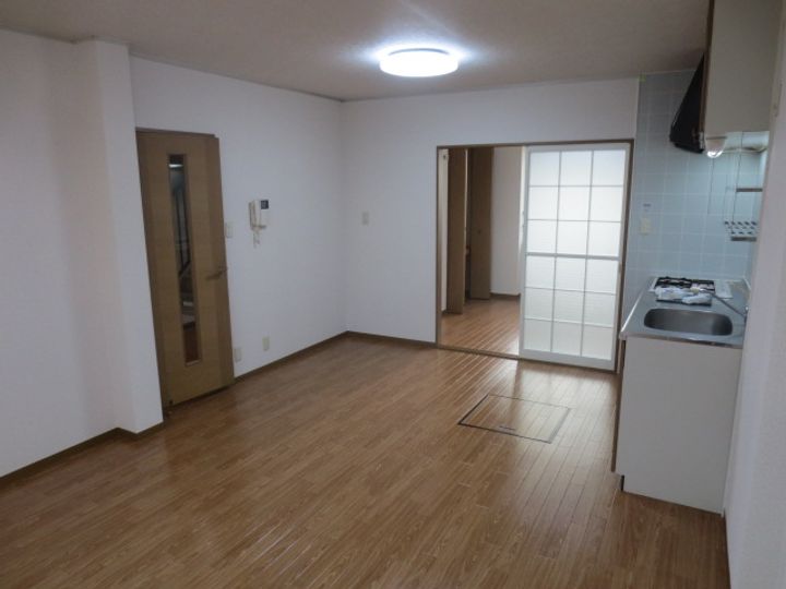 ライジングサン関野の居間