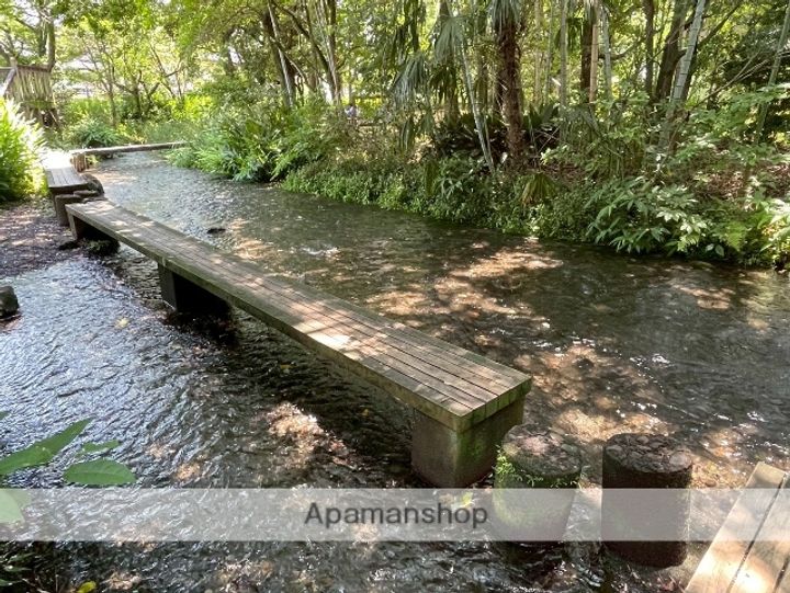 デ・モーレンの周辺