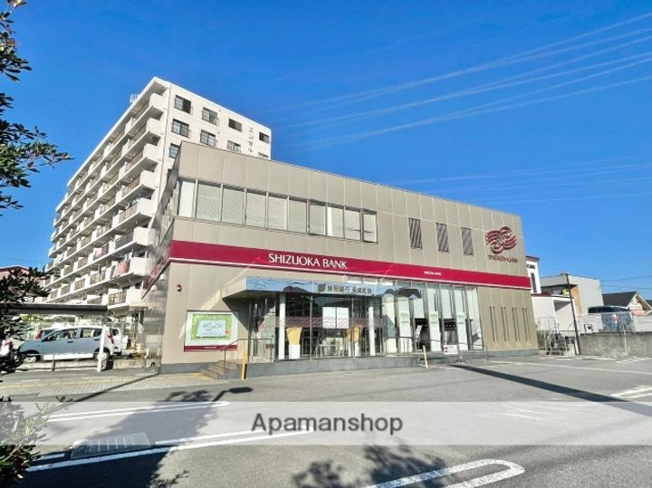 テルミオーネの周辺