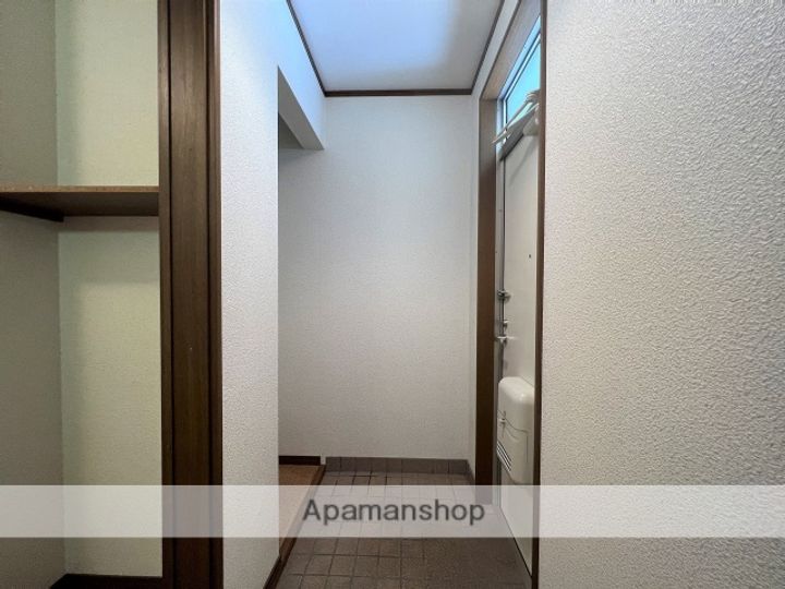 ヴィヴレ仁田の玄関