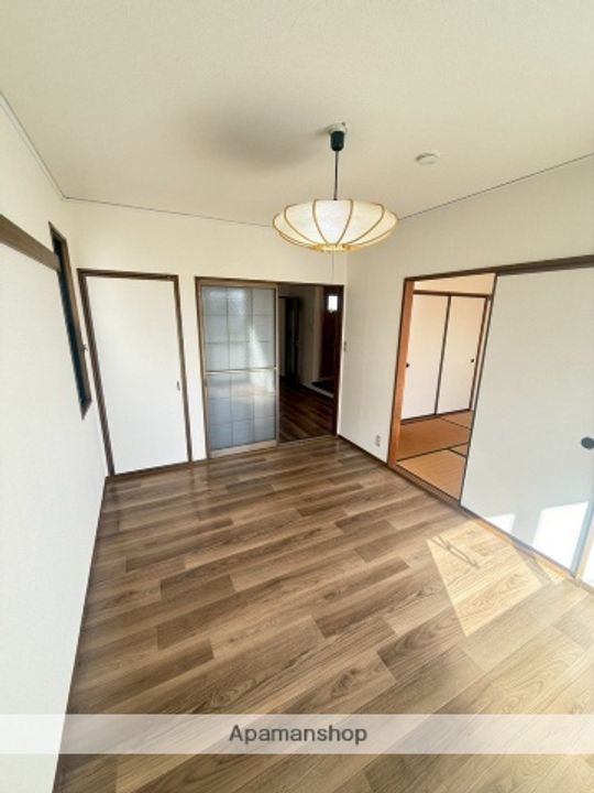 グロリアスハイツの居間