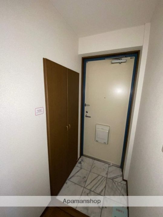 イーフラッツ・ネオの玄関