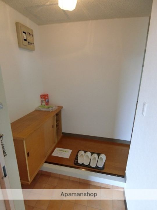 第2アゼリアハイツの玄関