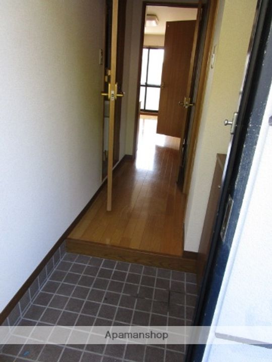 静岡県沼津市下香貫大久保の賃貸アパートの玄関