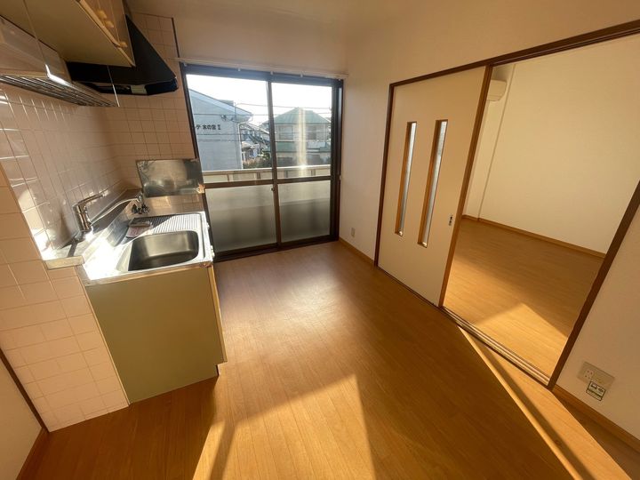 グランポルテ 木の宮Ⅰ203の居間