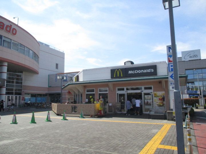シャリルの周辺