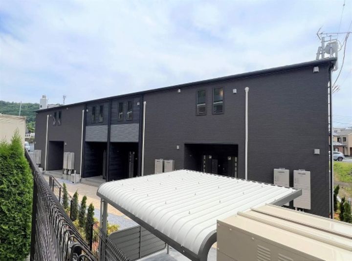 センチュリーBの外観