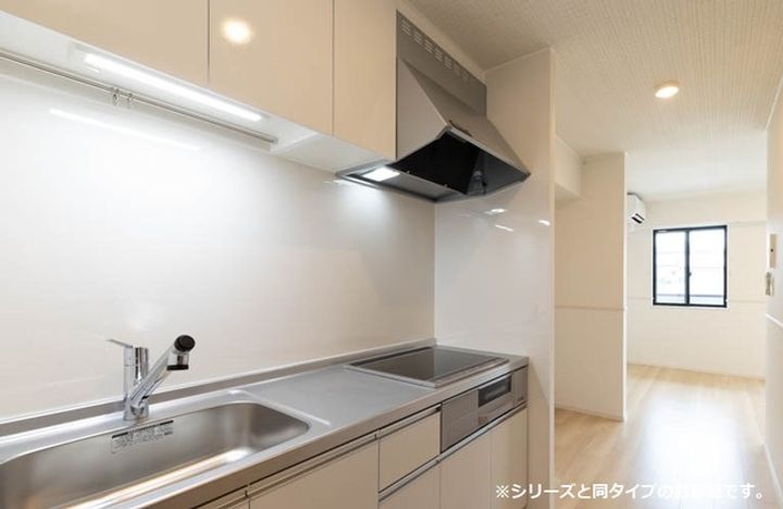 ロイヤル長伏のキッチン