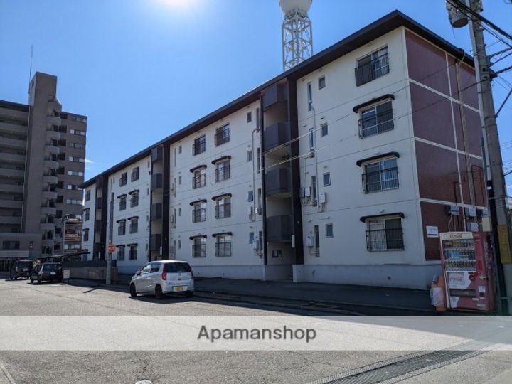 コーポラス杉山フィーアの外観