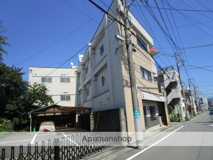 シャトルコーポ原田の外観