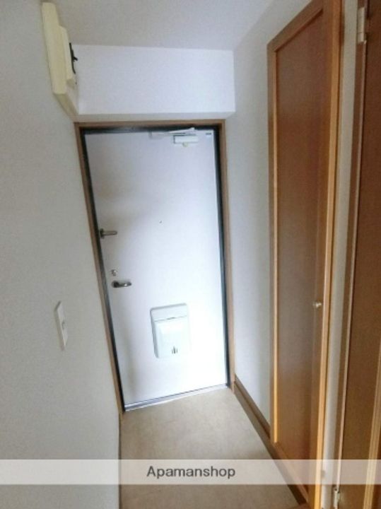 長谷川マンションⅢの玄関