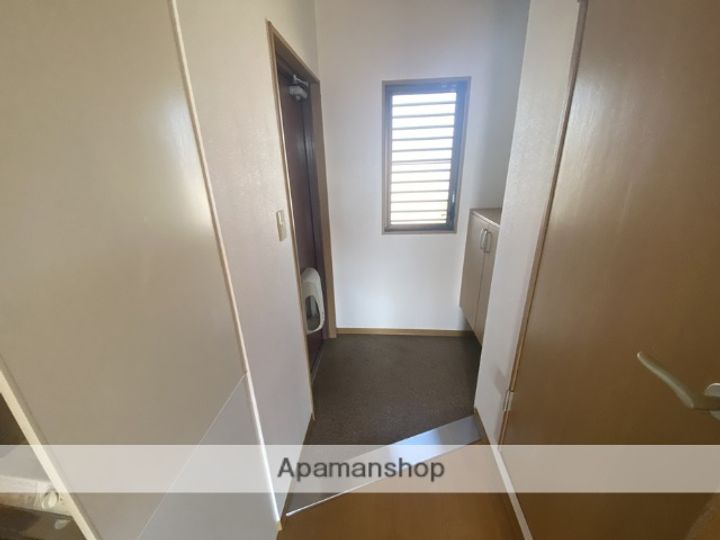 長谷川マンションセブンの玄関