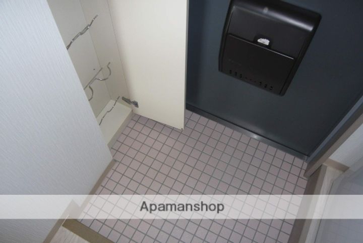 アーネストビルの玄関