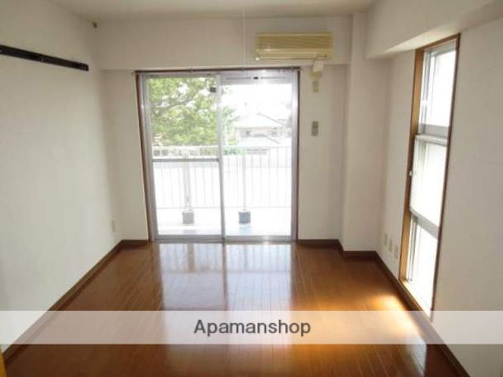 リエス大社町の居間