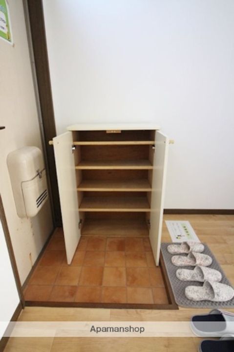 KグランディールⅠの玄関