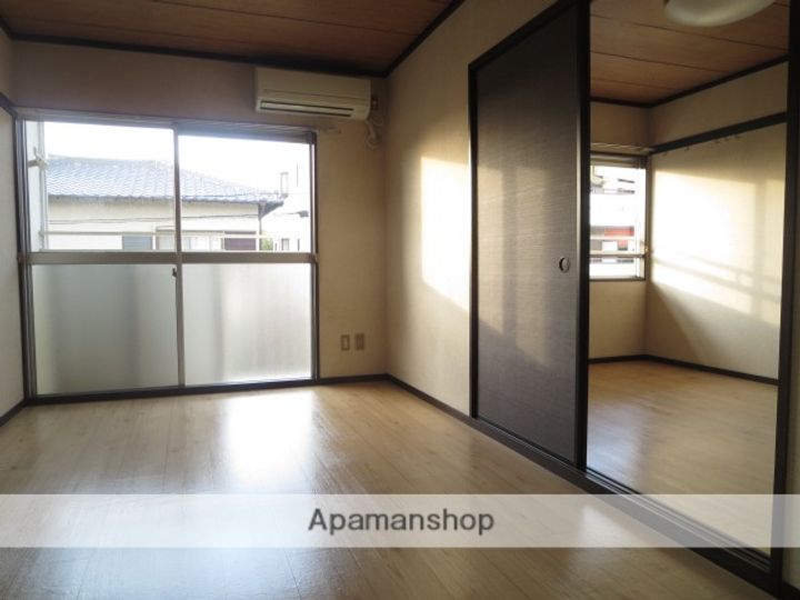 静岡県駿東郡清水町伏見の賃貸アパートの内装