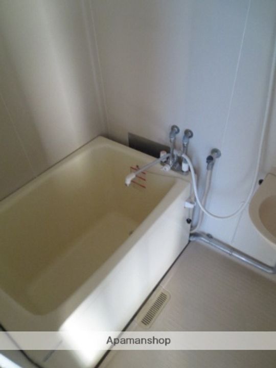 静岡県駿東郡清水町伏見の賃貸アパートの風呂