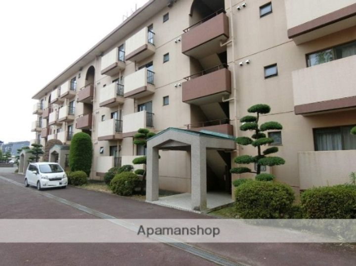 シャトー望月A棟の外観