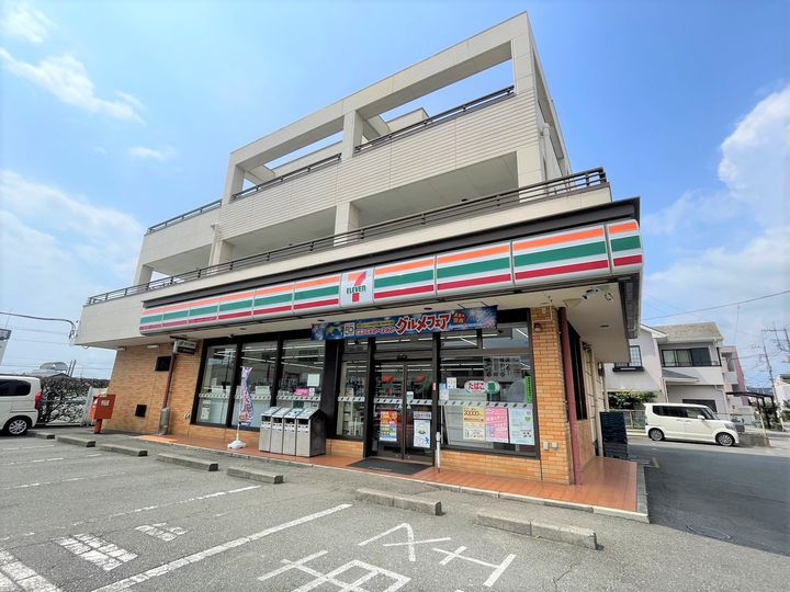 サン・フローラの周辺