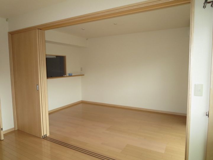 祇園山ヒルズの居間