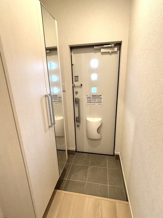 ロワイヤル フジガーデンEの玄関