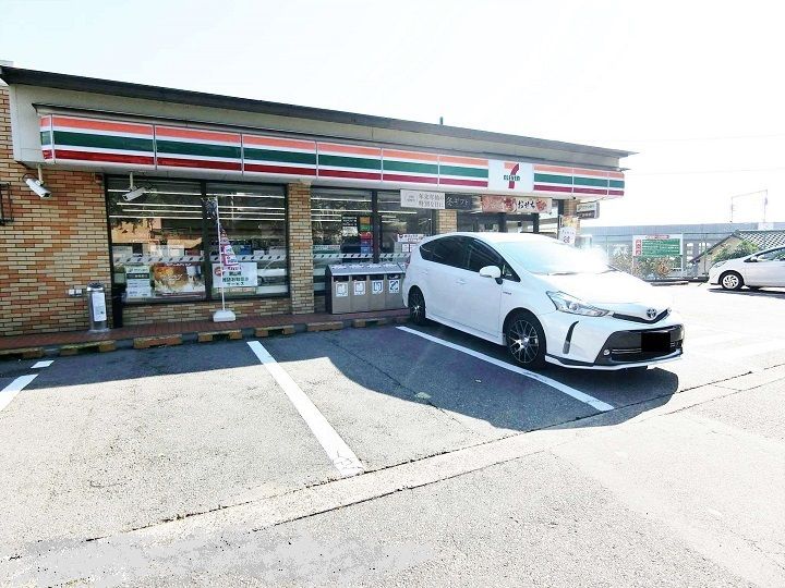 リジョンロード加茂川の周辺