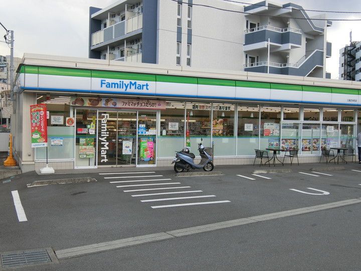 リジョンロード加茂川の周辺