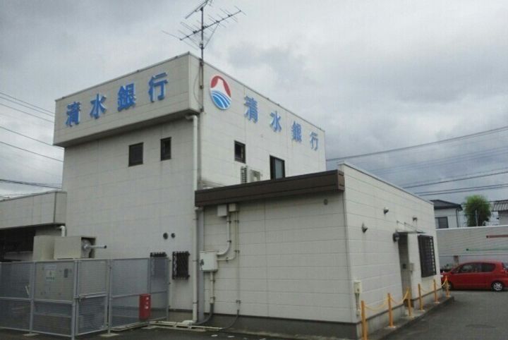 ロイヤル長伏の周辺