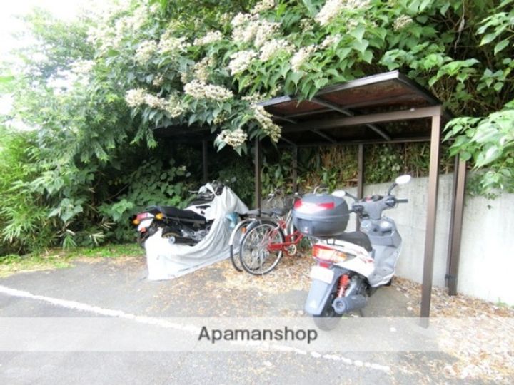 ウェルサイド弥生の外観