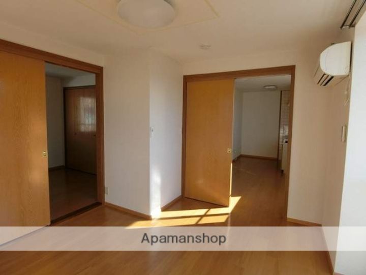 クレストール渡辺の居間