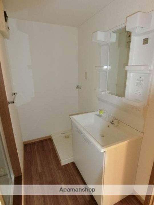 クレストール渡辺のその他画像