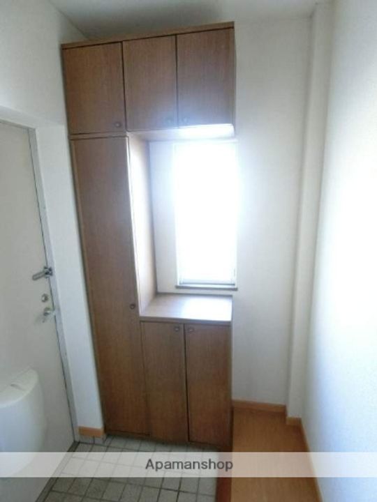 クレストール渡辺の玄関