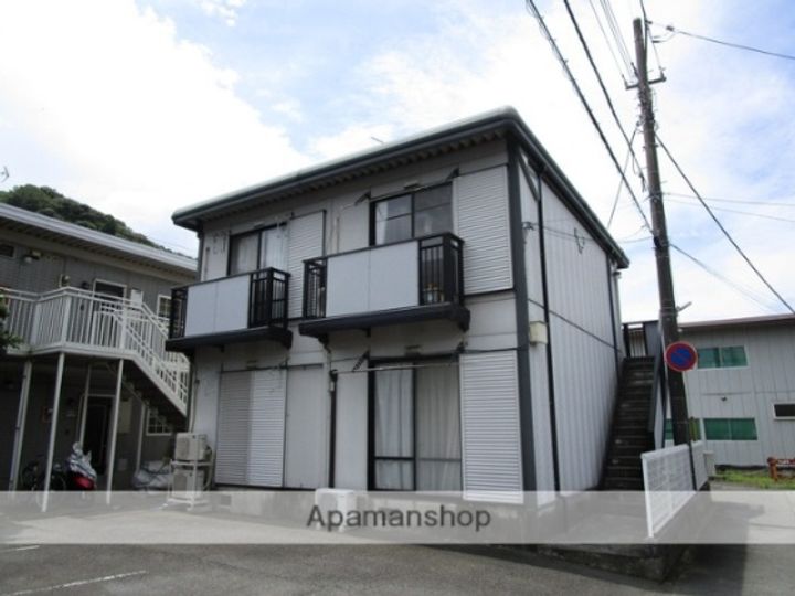 レジデンス草薙の外観