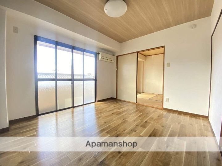 コーストビラ牛臥の居間