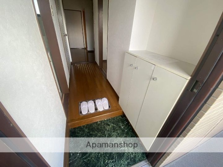 コーストビラ牛臥の玄関