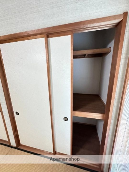 コーラル庄栄1Fの内装