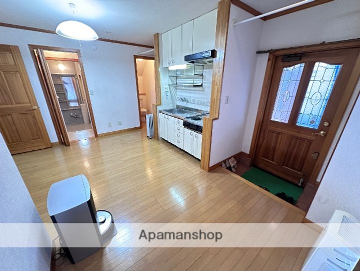 コーラル庄栄1Fの内装