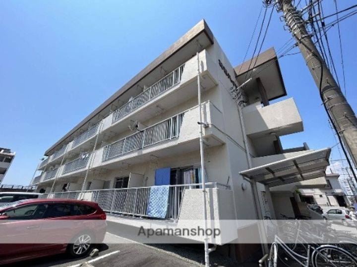 神部ハイツの外観