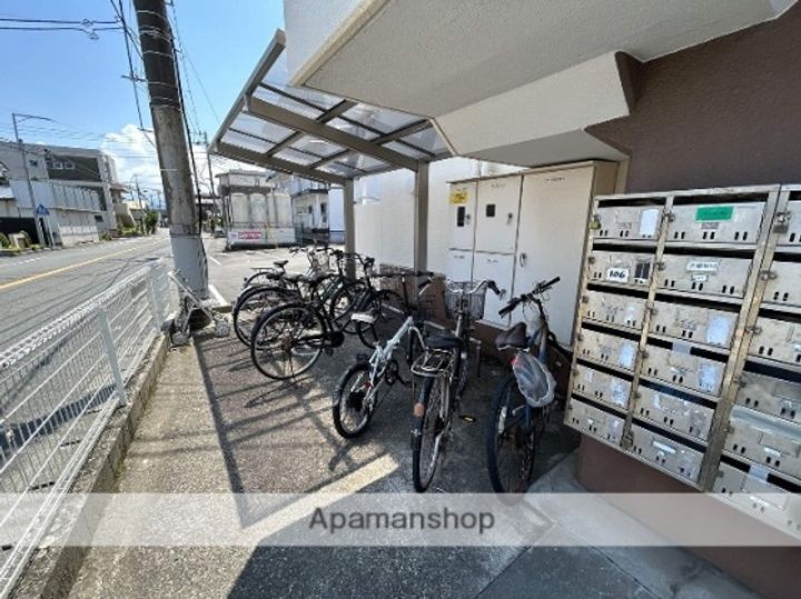 神部ハイツの外観