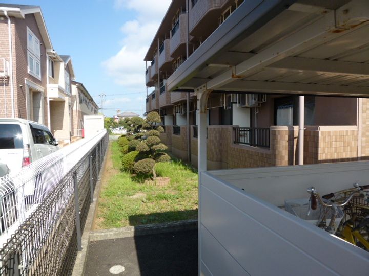 エスポワール原の周辺