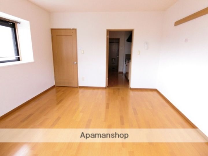 シャラのその他画像