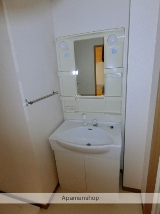 シャラのその他画像