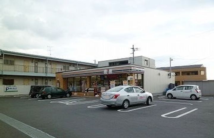 モカール愛鷹マーケットの周辺