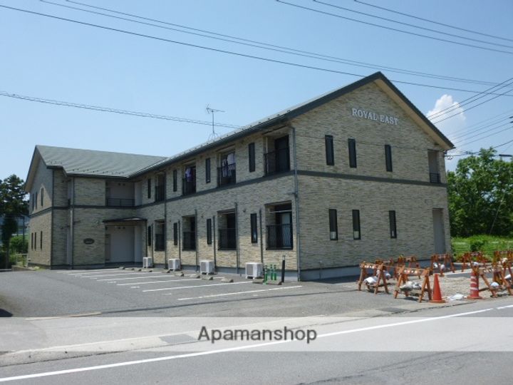 ロイヤルイースト107の外観